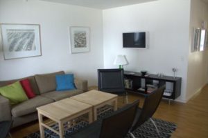 Opholdsstue med Kabel-TV og Internet