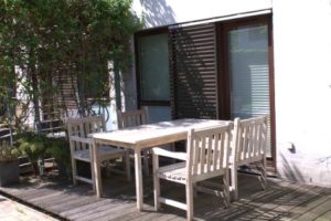 Terrassen mod gården